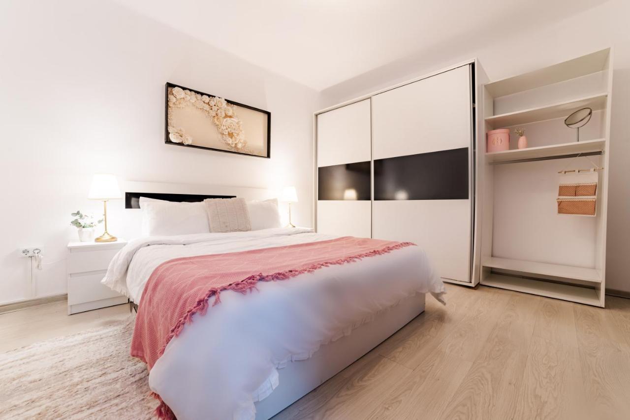 Anastasia Apartments With Parking Braşov Extérieur photo