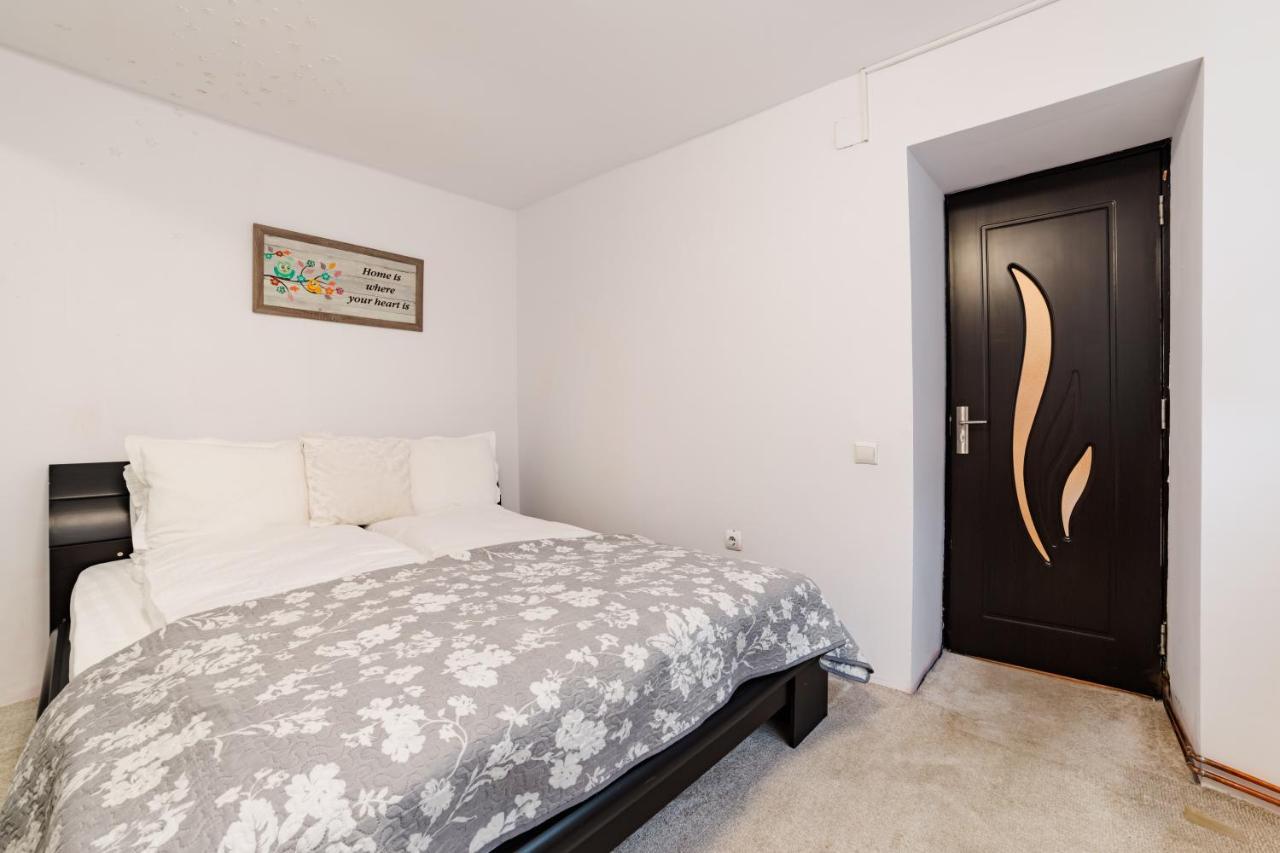 Anastasia Apartments With Parking Braşov Extérieur photo